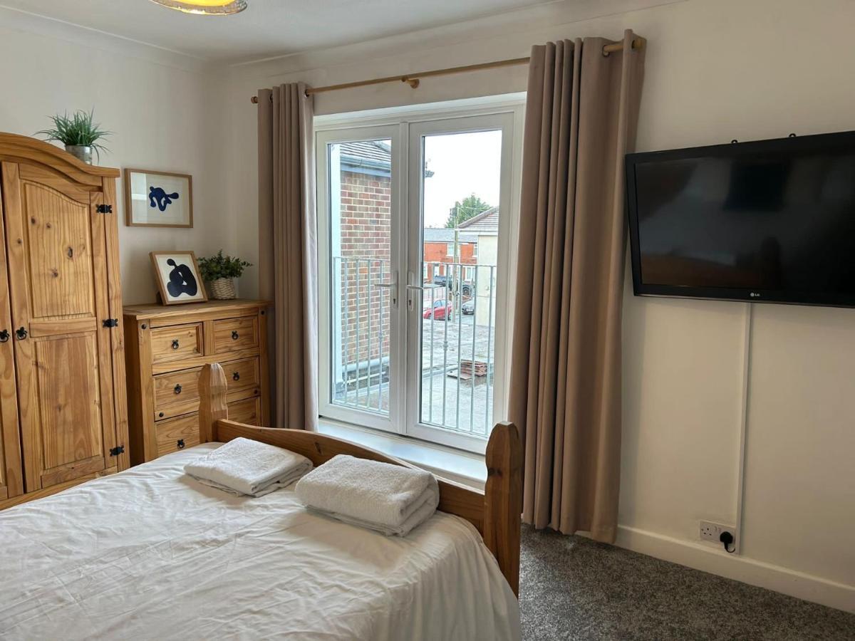 Light And Spacious Highcross Apartment Poulton-le-Fylde Экстерьер фото