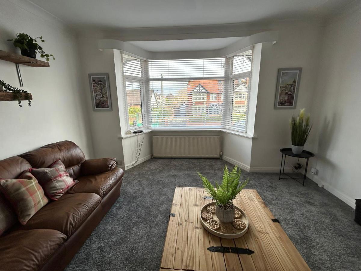 Light And Spacious Highcross Apartment Poulton-le-Fylde Экстерьер фото